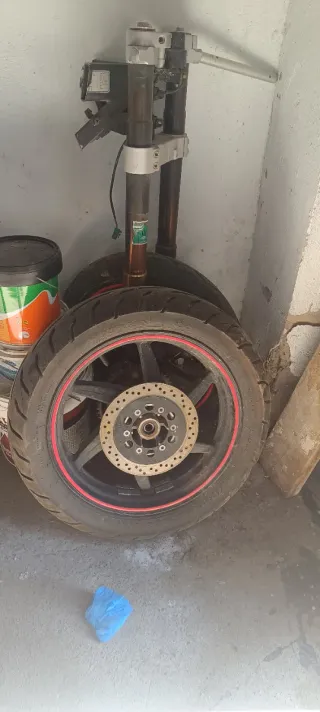 Llantas y neumáticos Hyosung Comet GTR 125cc