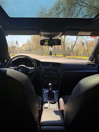 Volkswagen Golf GTI Performance DSG