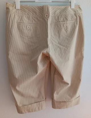 Bermudas de rayas beige y blancas