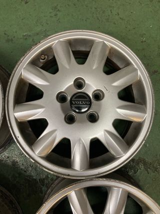 Llantas Volvo R15