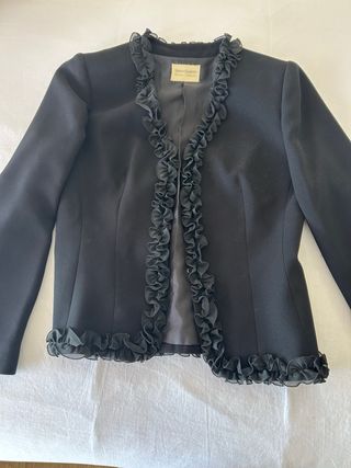 Chaqueta Trigomiro Negra con Volantes