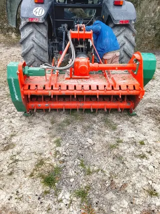 Trabajo Picado de ramas olivar