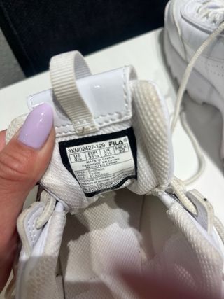 Zapatillas Fila blancas y rosas