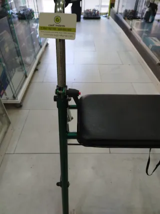 Andador Cyman con asiento y ruedas