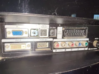 Monitor Samsung 22 T220HD.