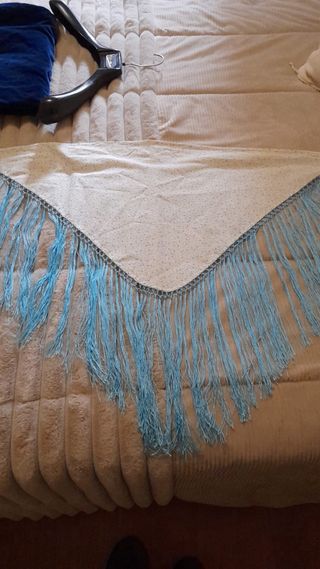 Mantoncillo flecos azul y amarillo