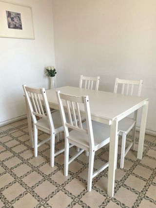 Mesa extensible + 4 sillas madera blanca