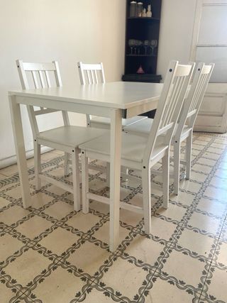 Mesa extensible + 4 sillas madera blanca