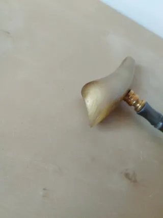 Empuñadura de bastón de jade y metal