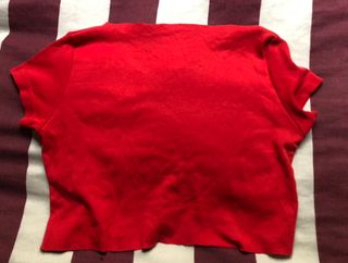 Crop top Gucci con pedrería