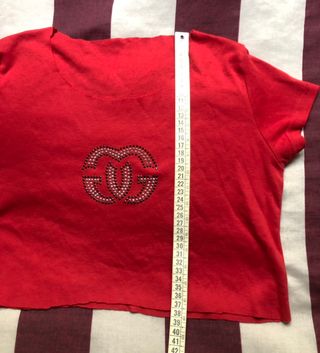 Crop top Gucci con pedrería