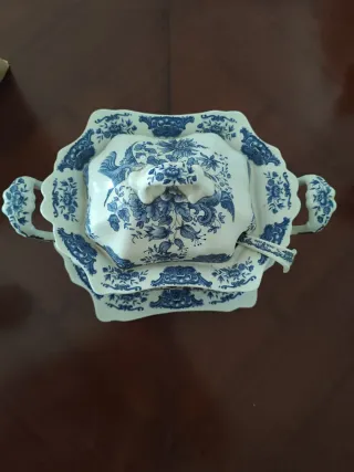 Sopera antigua porcelana azul y blanca