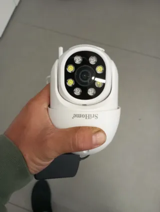 Telecamera IP Wi-Fi con antenne