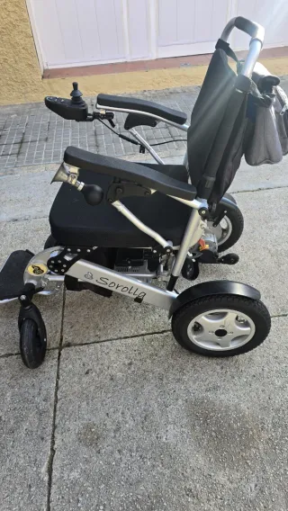 Silla de ruedas eléctrica plegable