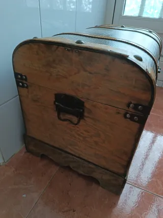 Baúl de almacenaje de madera