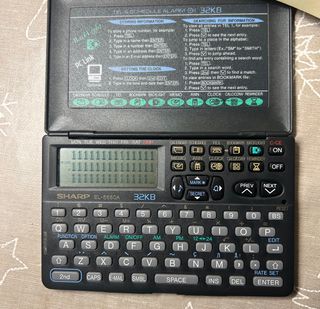 Organizador Electrónico Sharp EL-6660A 32KB