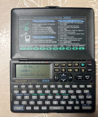 Organizador Electrónico Sharp EL-6660A 32KB