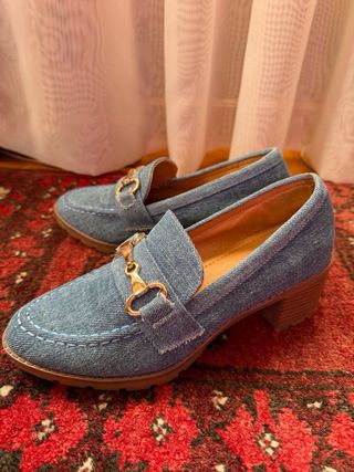 Zapatos de tacón vaqueros para mujer