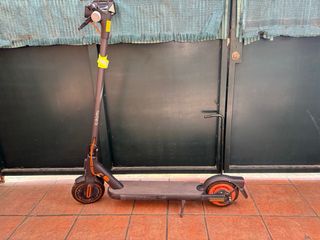 Patin eléctrico casi nuevo con caja
