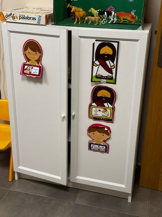 Armarios blancos de madera