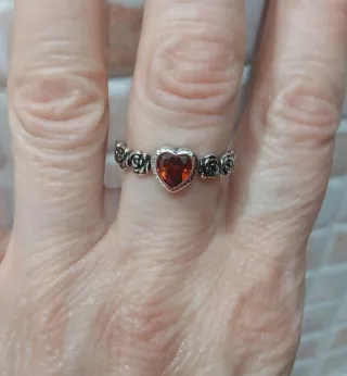 Anello cuore rosso argento con rose
