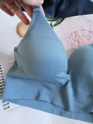 Sujetador elástico con relleno azul