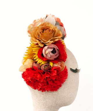 Tocado de flores zíngara