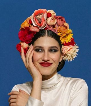 Tocado de flores zíngara