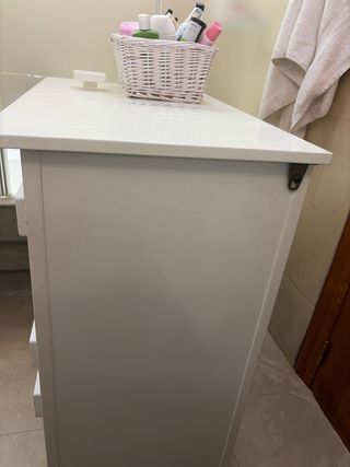 Cómoda Alondra 4 cajones madera blanca, con ruedas