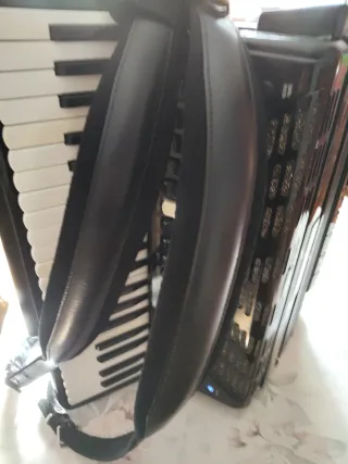 Roland Acordeón FR7X