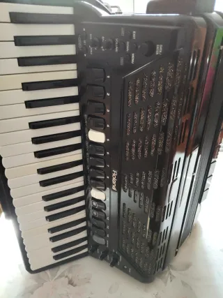 Roland Acordeón FR7X