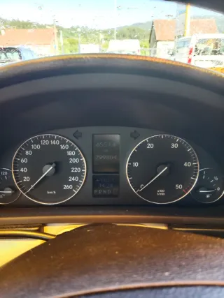 Mercedes-Benz Clase C 2005