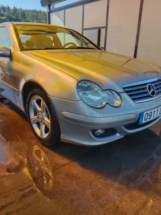 Mercedes-Benz Clase C 2005