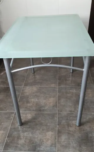 Mesa y 4 Sillas Comedor