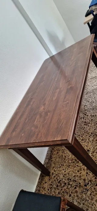 Mesa de comedor de madera grande
