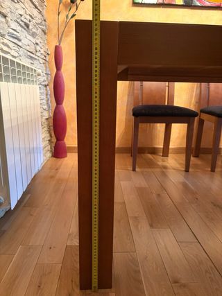 Mesa extensible madera maciza.Seseña-Quiñón