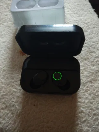 Auriculares inalámbricos negros