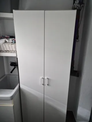 Mueble Escobero Blanco