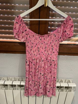 Vestido rosa Stradivarius estampado