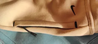 Pantalón Nike Beige Ancho 50%