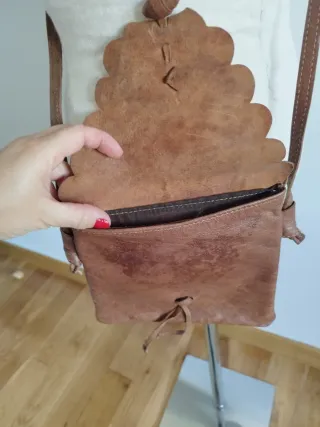 Bolso de piel marrón