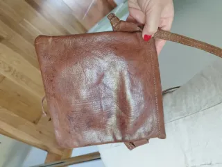 Bolso de piel marrón