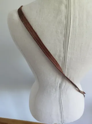 Bolso de piel marrón