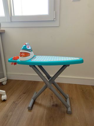 Juego de planchar y silla de bebé