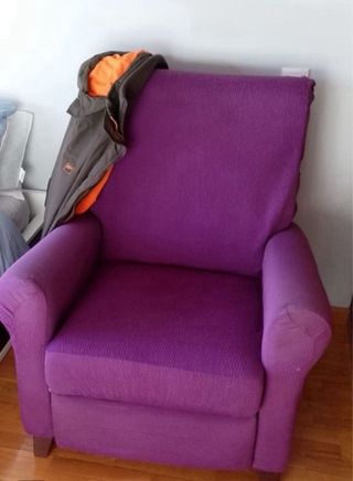 Butaca reclinable morada