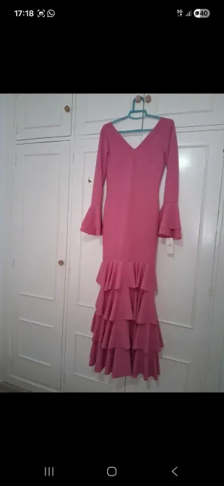 Vestido de Gitana Rosa con Volantes