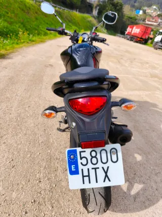 Suzuki Gladius Negra 35.232km