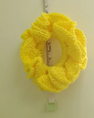 Coletero hecho a mano amarillo