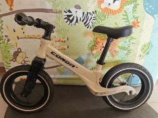 Bici de equilibrio Conor color crema