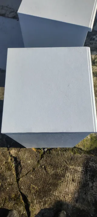 Mesitas de noche blancas de madera